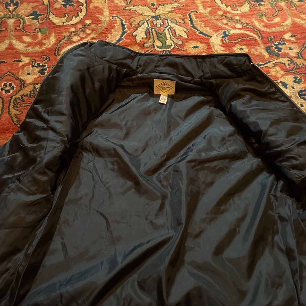 NWOT St. John’s Bay Women's Black Quilted Vest - Picture 6 of 7